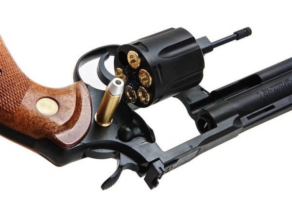 Tanaka Colt Python 357 Magnum 6 Inch R Model Heavyweight Model Gun